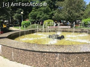[P07] Fântâna din parc » foto by AZE
 - 
<span class="allrVoted glyphicon glyphicon-heart hidden" id="av1237739"></span>
<a class="m-l-10 hidden" id="sv1237739" onclick="voting_Foto_DelVot(,1237739,14186)" role="button">șterge vot <span class="glyphicon glyphicon-remove"></span></a>
<a id="v91237739" class=" c-red"  onclick="voting_Foto_SetVot(1237739)" role="button"><span class="glyphicon glyphicon-heart-empty"></span> <b>LIKE</b> = Votează poza</a> <img class="hidden"  id="f1237739W9" src="/imagini/loader.gif" border="0" /><span class="AjErrMes hidden" id="e1237739ErM"></span>