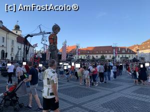 [P14] Centrul Sibiului este foarte animat în această perioadă-Piața Mare » foto by AZE
 - 
<span class="allrVoted glyphicon glyphicon-heart hidden" id="av1374484"></span>
<a class="m-l-10 hidden" id="sv1374484" onclick="voting_Foto_DelVot(,1374484,14186)" role="button">șterge vot <span class="glyphicon glyphicon-remove"></span></a>
<a id="v91374484" class=" c-red"  onclick="voting_Foto_SetVot(1374484)" role="button"><span class="glyphicon glyphicon-heart-empty"></span> <b>LIKE</b> = Votează poza</a> <img class="hidden"  id="f1374484W9" src="/imagini/loader.gif" border="0" /><span class="AjErrMes hidden" id="e1374484ErM"></span>