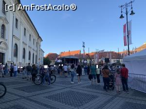 [P09] Centrul Sibiului este foarte animat în această perioadă-Piața Mare » foto by AZE
 - 
<span class="allrVoted glyphicon glyphicon-heart hidden" id="av1374479"></span>
<a class="m-l-10 hidden" id="sv1374479" onclick="voting_Foto_DelVot(,1374479,14186)" role="button">șterge vot <span class="glyphicon glyphicon-remove"></span></a>
<a id="v91374479" class=" c-red"  onclick="voting_Foto_SetVot(1374479)" role="button"><span class="glyphicon glyphicon-heart-empty"></span> <b>LIKE</b> = Votează poza</a> <img class="hidden"  id="f1374479W9" src="/imagini/loader.gif" border="0" /><span class="AjErrMes hidden" id="e1374479ErM"></span>