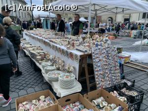 [P15] Târgul olarilor,Piața Mare » foto by AZE
 - 
<span class="allrVoted glyphicon glyphicon-heart hidden" id="av1385627"></span>
<a class="m-l-10 hidden" id="sv1385627" onclick="voting_Foto_DelVot(,1385627,14186)" role="button">șterge vot <span class="glyphicon glyphicon-remove"></span></a>
<a id="v91385627" class=" c-red"  onclick="voting_Foto_SetVot(1385627)" role="button"><span class="glyphicon glyphicon-heart-empty"></span> <b>LIKE</b> = Votează poza</a> <img class="hidden"  id="f1385627W9" src="/imagini/loader.gif" border="0" /><span class="AjErrMes hidden" id="e1385627ErM"></span>
