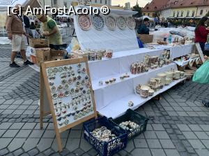 [P17] Târgul olarilor,Piața Mare » foto by AZE
 - 
<span class="allrVoted glyphicon glyphicon-heart hidden" id="av1385629"></span>
<a class="m-l-10 hidden" id="sv1385629" onclick="voting_Foto_DelVot(,1385629,14186)" role="button">șterge vot <span class="glyphicon glyphicon-remove"></span></a>
<a id="v91385629" class=" c-red"  onclick="voting_Foto_SetVot(1385629)" role="button"><span class="glyphicon glyphicon-heart-empty"></span> <b>LIKE</b> = Votează poza</a> <img class="hidden"  id="f1385629W9" src="/imagini/loader.gif" border="0" /><span class="AjErrMes hidden" id="e1385629ErM"></span>