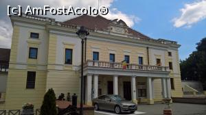 [P09] Cinste teatrului (nu se parcheaza in fata este doar expozitie-sau showroom in aer liber)  » foto by AZE
 - 
<span class="allrVoted glyphicon glyphicon-heart hidden" id="av864873"></span>
<a class="m-l-10 hidden" id="sv864873" onclick="voting_Foto_DelVot(,864873,14186)" role="button">șterge vot <span class="glyphicon glyphicon-remove"></span></a>
<a id="v9864873" class=" c-red"  onclick="voting_Foto_SetVot(864873)" role="button"><span class="glyphicon glyphicon-heart-empty"></span> <b>LIKE</b> = Votează poza</a> <img class="hidden"  id="f864873W9" src="/imagini/loader.gif" border="0" /><span class="AjErrMes hidden" id="e864873ErM"></span>