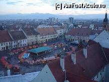 [P22] Sibiu -Piata Mare - Targul de Craciun vazut din Turnul Sfatului » foto by Diaura*
 - 
<span class="allrVoted glyphicon glyphicon-heart hidden" id="av284252"></span>
<a class="m-l-10 hidden" id="sv284252" onclick="voting_Foto_DelVot(,284252,14186)" role="button">șterge vot <span class="glyphicon glyphicon-remove"></span></a>
<a id="v9284252" class=" c-red"  onclick="voting_Foto_SetVot(284252)" role="button"><span class="glyphicon glyphicon-heart-empty"></span> <b>LIKE</b> = Votează poza</a> <img class="hidden"  id="f284252W9" src="/imagini/loader.gif" border="0" /><span class="AjErrMes hidden" id="e284252ErM"></span>