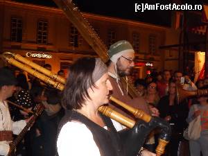 [P03] Festivalul Medieval 2014- Parada de inceput » foto by AleDia
 - 
<span class="allrVoted glyphicon glyphicon-heart hidden" id="av562998"></span>
<a class="m-l-10 hidden" id="sv562998" onclick="voting_Foto_DelVot(,562998,14186)" role="button">șterge vot <span class="glyphicon glyphicon-remove"></span></a>
<a id="v9562998" class=" c-red"  onclick="voting_Foto_SetVot(562998)" role="button"><span class="glyphicon glyphicon-heart-empty"></span> <b>LIKE</b> = Votează poza</a> <img class="hidden"  id="f562998W9" src="/imagini/loader.gif" border="0" /><span class="AjErrMes hidden" id="e562998ErM"></span>