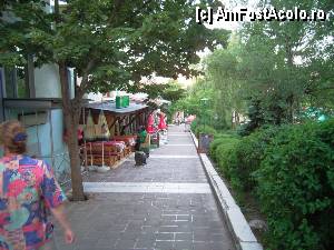 [P02] Sandanski - spre Piața Bulgaria, pe o alee mărginită de mehanale.  » foto by Dragoș_MD
 - 
<span class="allrVoted glyphicon glyphicon-heart hidden" id="av422841"></span>
<a class="m-l-10 hidden" id="sv422841" onclick="voting_Foto_DelVot(,422841,14189)" role="button">șterge vot <span class="glyphicon glyphicon-remove"></span></a>
<a id="v9422841" class=" c-red"  onclick="voting_Foto_SetVot(422841)" role="button"><span class="glyphicon glyphicon-heart-empty"></span> <b>LIKE</b> = Votează poza</a> <img class="hidden"  id="f422841W9" src="/imagini/loader.gif" border="0" /><span class="AjErrMes hidden" id="e422841ErM"></span>