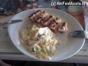 [P30] Sandanski - Happy, frigăruie de brânză în bacon, cu salată de varză » foto by Dragoș_MD
 - 
<span class="allrVoted glyphicon glyphicon-heart hidden" id="av422869"></span>
<a class="m-l-10 hidden" id="sv422869" onclick="voting_Foto_DelVot(,422869,14189)" role="button">șterge vot <span class="glyphicon glyphicon-remove"></span></a>
<a id="v9422869" class=" c-red"  onclick="voting_Foto_SetVot(422869)" role="button"><span class="glyphicon glyphicon-heart-empty"></span> <b>LIKE</b> = Votează poza</a> <img class="hidden"  id="f422869W9" src="/imagini/loader.gif" border="0" /><span class="AjErrMes hidden" id="e422869ErM"></span>
