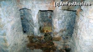 [P60] Castelul din Anthousa - prin catacombe, într-o alveolă cu ambrazuri exterioare de apărare » foto by Dragoș_MD
 - 
<span class="allrVoted glyphicon glyphicon-heart hidden" id="av423777"></span>
<a class="m-l-10 hidden" id="sv423777" onclick="voting_Foto_DelVot(,423777,14195)" role="button">șterge vot <span class="glyphicon glyphicon-remove"></span></a>
<a id="v9423777" class=" c-red"  onclick="voting_Foto_SetVot(423777)" role="button"><span class="glyphicon glyphicon-heart-empty"></span> <b>LIKE</b> = Votează poza</a> <img class="hidden"  id="f423777W9" src="/imagini/loader.gif" border="0" /><span class="AjErrMes hidden" id="e423777ErM"></span>