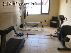 [P12] Sala de sport » foto by Trank
 - 
<span class="allrVoted glyphicon glyphicon-heart hidden" id="av1036362"></span>
<a class="m-l-10 hidden" id="sv1036362" onclick="voting_Foto_DelVot(,1036362,14208)" role="button">șterge vot <span class="glyphicon glyphicon-remove"></span></a>
<a id="v91036362" class=" c-red"  onclick="voting_Foto_SetVot(1036362)" role="button"><span class="glyphicon glyphicon-heart-empty"></span> <b>LIKE</b> = Votează poza</a> <img class="hidden"  id="f1036362W9" src="/imagini/loader.gif" border="0" /><span class="AjErrMes hidden" id="e1036362ErM"></span>