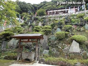 [P86] Kamakura, Templul Kencho-ji, bazinul cu apă purificatoare, paznici și în plan îndepărtat Subtemplul Hanso-bo » foto by mprofeanu
 - 
<span class="allrVoted glyphicon glyphicon-heart hidden" id="av686142"></span>
<a class="m-l-10 hidden" id="sv686142" onclick="voting_Foto_DelVot(,686142,14224)" role="button">șterge vot <span class="glyphicon glyphicon-remove"></span></a>
<a id="v9686142" class=" c-red"  onclick="voting_Foto_SetVot(686142)" role="button"><span class="glyphicon glyphicon-heart-empty"></span> <b>LIKE</b> = Votează poza</a> <img class="hidden"  id="f686142W9" src="/imagini/loader.gif" border="0" /><span class="AjErrMes hidden" id="e686142ErM"></span>