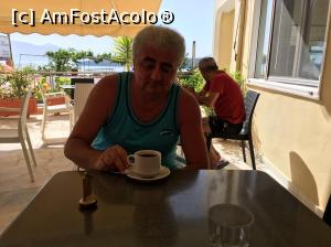 [P01] Sotul meu la micul dejun savurand o cafea » foto by Paloma
 - 
<span class="allrVoted glyphicon glyphicon-heart hidden" id="av874618"></span>
<a class="m-l-10 hidden" id="sv874618" onclick="voting_Foto_DelVot(,874618,14240)" role="button">șterge vot <span class="glyphicon glyphicon-remove"></span></a>
<a id="v9874618" class=" c-red"  onclick="voting_Foto_SetVot(874618)" role="button"><span class="glyphicon glyphicon-heart-empty"></span> <b>LIKE</b> = Votează poza</a> <img class="hidden"  id="f874618W9" src="/imagini/loader.gif" border="0" /><span class="AjErrMes hidden" id="e874618ErM"></span>