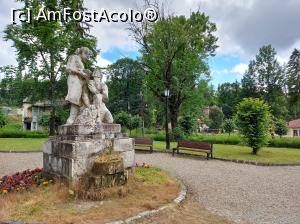 [P11] Borsec - Statuia îndrăgostiților » foto by Ștefu
 - 
<span class="allrVoted glyphicon glyphicon-heart hidden" id="av1175156"></span>
<a class="m-l-10 hidden" id="sv1175156" onclick="voting_Foto_DelVot(,1175156,14322)" role="button">șterge vot <span class="glyphicon glyphicon-remove"></span></a>
<a id="v91175156" class=" c-red"  onclick="voting_Foto_SetVot(1175156)" role="button"><span class="glyphicon glyphicon-heart-empty"></span> <b>LIKE</b> = Votează poza</a> <img class="hidden"  id="f1175156W9" src="/imagini/loader.gif" border="0" /><span class="AjErrMes hidden" id="e1175156ErM"></span>