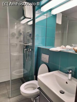 [P24] Yacht Hotel; camera » foto by crismis
 - 
<span class="allrVoted glyphicon glyphicon-heart hidden" id="av1529750"></span>
<a class="m-l-10 hidden" id="sv1529750" onclick="voting_Foto_DelVot(,1529750,14324)" role="button">șterge vot <span class="glyphicon glyphicon-remove"></span></a>
<a id="v91529750" class=" c-red"  onclick="voting_Foto_SetVot(1529750)" role="button"><span class="glyphicon glyphicon-heart-empty"></span> <b>LIKE</b> = Votează poza</a> <img class="hidden"  id="f1529750W9" src="/imagini/loader.gif" border="0" /><span class="AjErrMes hidden" id="e1529750ErM"></span>