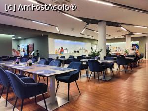 [P07] Yacht Hotel; restaurant » foto by crismis
 - 
<span class="allrVoted glyphicon glyphicon-heart hidden" id="av1529733"></span>
<a class="m-l-10 hidden" id="sv1529733" onclick="voting_Foto_DelVot(,1529733,14324)" role="button">șterge vot <span class="glyphicon glyphicon-remove"></span></a>
<a id="v91529733" class=" c-red"  onclick="voting_Foto_SetVot(1529733)" role="button"><span class="glyphicon glyphicon-heart-empty"></span> <b>LIKE</b> = Votează poza</a> <img class="hidden"  id="f1529733W9" src="/imagini/loader.gif" border="0" /><span class="AjErrMes hidden" id="e1529733ErM"></span>