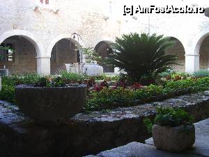 [P34] Curtea interioara a manastirii » foto by felix
 - 
<span class="allrVoted glyphicon glyphicon-heart hidden" id="av432072"></span>
<a class="m-l-10 hidden" id="sv432072" onclick="voting_Foto_DelVot(,432072,14336)" role="button">șterge vot <span class="glyphicon glyphicon-remove"></span></a>
<a id="v9432072" class=" c-red"  onclick="voting_Foto_SetVot(432072)" role="button"><span class="glyphicon glyphicon-heart-empty"></span> <b>LIKE</b> = Votează poza</a> <img class="hidden"  id="f432072W9" src="/imagini/loader.gif" border="0" /><span class="AjErrMes hidden" id="e432072ErM"></span>