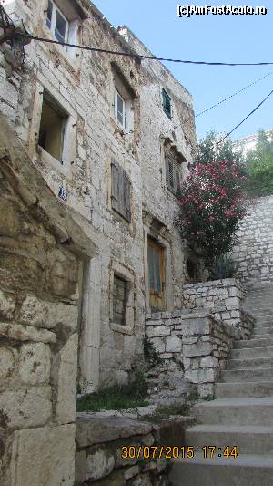 [P15] Sibenik, case, flori şi srăzi în trepte » foto by crismis
 - 
<span class="allrVoted glyphicon glyphicon-heart hidden" id="av675280"></span>
<a class="m-l-10 hidden" id="sv675280" onclick="voting_Foto_DelVot(,675280,14336)" role="button">șterge vot <span class="glyphicon glyphicon-remove"></span></a>
<a id="v9675280" class=" c-red"  onclick="voting_Foto_SetVot(675280)" role="button"><span class="glyphicon glyphicon-heart-empty"></span> <b>LIKE</b> = Votează poza</a> <img class="hidden"  id="f675280W9" src="/imagini/loader.gif" border="0" /><span class="AjErrMes hidden" id="e675280ErM"></span>