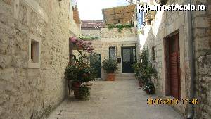 [P16] Sibenik, case şi flori » foto by crismis
 - 
<span class="allrVoted glyphicon glyphicon-heart hidden" id="av675283"></span>
<a class="m-l-10 hidden" id="sv675283" onclick="voting_Foto_DelVot(,675283,14336)" role="button">șterge vot <span class="glyphicon glyphicon-remove"></span></a>
<a id="v9675283" class=" c-red"  onclick="voting_Foto_SetVot(675283)" role="button"><span class="glyphicon glyphicon-heart-empty"></span> <b>LIKE</b> = Votează poza</a> <img class="hidden"  id="f675283W9" src="/imagini/loader.gif" border="0" /><span class="AjErrMes hidden" id="e675283ErM"></span>