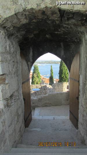 [P34] Sibenik şi marea » foto by crismis
 - 
<span class="allrVoted glyphicon glyphicon-heart hidden" id="av675304"></span>
<a class="m-l-10 hidden" id="sv675304" onclick="voting_Foto_DelVot(,675304,14336)" role="button">șterge vot <span class="glyphicon glyphicon-remove"></span></a>
<a id="v9675304" class=" c-red"  onclick="voting_Foto_SetVot(675304)" role="button"><span class="glyphicon glyphicon-heart-empty"></span> <b>LIKE</b> = Votează poza</a> <img class="hidden"  id="f675304W9" src="/imagini/loader.gif" border="0" /><span class="AjErrMes hidden" id="e675304ErM"></span>