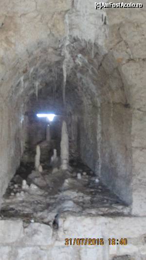 [P53] Stalactite şi stalagmite în Fortul Kamerlengo » foto by crismis
 - 
<span class="allrVoted glyphicon glyphicon-heart hidden" id="av675330"></span>
<a class="m-l-10 hidden" id="sv675330" onclick="voting_Foto_DelVot(,675330,14336)" role="button">șterge vot <span class="glyphicon glyphicon-remove"></span></a>
<a id="v9675330" class=" c-red"  onclick="voting_Foto_SetVot(675330)" role="button"><span class="glyphicon glyphicon-heart-empty"></span> <b>LIKE</b> = Votează poza</a> <img class="hidden"  id="f675330W9" src="/imagini/loader.gif" border="0" /><span class="AjErrMes hidden" id="e675330ErM"></span>