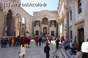 [P09] Peristilul- Palatul lui Dioclețian » foto by GIN2015*
 - 
<span class="allrVoted glyphicon glyphicon-heart hidden" id="av867049"></span>
<a class="m-l-10 hidden" id="sv867049" onclick="voting_Foto_DelVot(,867049,14336)" role="button">șterge vot <span class="glyphicon glyphicon-remove"></span></a>
<a id="v9867049" class=" c-red"  onclick="voting_Foto_SetVot(867049)" role="button"><span class="glyphicon glyphicon-heart-empty"></span> <b>LIKE</b> = Votează poza</a> <img class="hidden"  id="f867049W9" src="/imagini/loader.gif" border="0" /><span class="AjErrMes hidden" id="e867049ErM"></span>