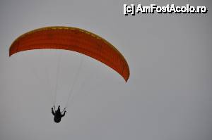 [P06] Un oaspete care voia sa intre la noi pe balcon... curentii din zona hotelului permiteau zborul cu parapanta » foto by alunelu69
 - 
<span class="allrVoted glyphicon glyphicon-heart hidden" id="av509333"></span>
<a class="m-l-10 hidden" id="sv509333" onclick="voting_Foto_DelVot(,509333,14419)" role="button">șterge vot <span class="glyphicon glyphicon-remove"></span></a>
<a id="v9509333" class=" c-red"  onclick="voting_Foto_SetVot(509333)" role="button"><span class="glyphicon glyphicon-heart-empty"></span> <b>LIKE</b> = Votează poza</a> <img class="hidden"  id="f509333W9" src="/imagini/loader.gif" border="0" /><span class="AjErrMes hidden" id="e509333ErM"></span>