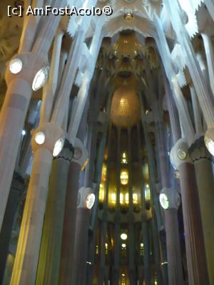 [P22] interior Sagrada familia » foto by Yolanda
 - 
<span class="allrVoted glyphicon glyphicon-heart hidden" id="av820578"></span>
<a class="m-l-10 hidden" id="sv820578" onclick="voting_Foto_DelVot(,820578,14438)" role="button">șterge vot <span class="glyphicon glyphicon-remove"></span></a>
<a id="v9820578" class=" c-red"  onclick="voting_Foto_SetVot(820578)" role="button"><span class="glyphicon glyphicon-heart-empty"></span> <b>LIKE</b> = Votează poza</a> <img class="hidden"  id="f820578W9" src="/imagini/loader.gif" border="0" /><span class="AjErrMes hidden" id="e820578ErM"></span>