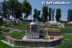 [P17] Parcul Minitalia - cele mai importante monumente ale Italiei in miniatura » foto by cdiana
 - 
<span class="allrVoted glyphicon glyphicon-heart hidden" id="av434087"></span>
<a class="m-l-10 hidden" id="sv434087" onclick="voting_Foto_DelVot(,434087,14453)" role="button">șterge vot <span class="glyphicon glyphicon-remove"></span></a>
<a id="v9434087" class=" c-red"  onclick="voting_Foto_SetVot(434087)" role="button"><span class="glyphicon glyphicon-heart-empty"></span> <b>LIKE</b> = Votează poza</a> <img class="hidden"  id="f434087W9" src="/imagini/loader.gif" border="0" /><span class="AjErrMes hidden" id="e434087ErM"></span>