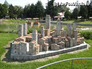 [P09] Parcul Minitalia - cele mai importante monumente ale Italiei in miniatura » foto by cdiana
 - 
<span class="allrVoted glyphicon glyphicon-heart hidden" id="av434079"></span>
<a class="m-l-10 hidden" id="sv434079" onclick="voting_Foto_DelVot(,434079,14453)" role="button">șterge vot <span class="glyphicon glyphicon-remove"></span></a>
<a id="v9434079" class=" c-red"  onclick="voting_Foto_SetVot(434079)" role="button"><span class="glyphicon glyphicon-heart-empty"></span> <b>LIKE</b> = Votează poza</a> <img class="hidden"  id="f434079W9" src="/imagini/loader.gif" border="0" /><span class="AjErrMes hidden" id="e434079ErM"></span>