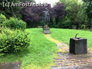 [P16] Parcul Elisabeta din  centrul orașului Sf Gheorghe-statui de personalități » foto by AZE
 - 
<span class="allrVoted glyphicon glyphicon-heart hidden" id="av1330193"></span>
<a class="m-l-10 hidden" id="sv1330193" onclick="voting_Foto_DelVot(,1330193,14513)" role="button">șterge vot <span class="glyphicon glyphicon-remove"></span></a>
<a id="v91330193" class=" c-red"  onclick="voting_Foto_SetVot(1330193)" role="button"><span class="glyphicon glyphicon-heart-empty"></span> <b>LIKE</b> = Votează poza</a> <img class="hidden"  id="f1330193W9" src="/imagini/loader.gif" border="0" /><span class="AjErrMes hidden" id="e1330193ErM"></span>