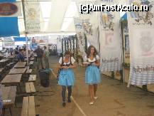 [P08] La ora 9 isi face aparitia si trupa de deservire a festivalului,tineri si tinere imbracati in costume traditionale » foto by dorgo
 - 
<span class="allrVoted glyphicon glyphicon-heart hidden" id="av259327"></span>
<a class="m-l-10 hidden" id="sv259327" onclick="voting_Foto_DelVot(,259327,14550)" role="button">șterge vot <span class="glyphicon glyphicon-remove"></span></a>
<a id="v9259327" class=" c-red"  onclick="voting_Foto_SetVot(259327)" role="button"><span class="glyphicon glyphicon-heart-empty"></span> <b>LIKE</b> = Votează poza</a> <img class="hidden"  id="f259327W9" src="/imagini/loader.gif" border="0" /><span class="AjErrMes hidden" id="e259327ErM"></span>