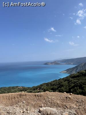 [P06] Myrtos și Assos în depărtare » foto by krisstinna
 - 
<span class="allrVoted glyphicon glyphicon-heart hidden" id="av1272857"></span>
<a class="m-l-10 hidden" id="sv1272857" onclick="voting_Foto_DelVot(,1272857,14654)" role="button">șterge vot <span class="glyphicon glyphicon-remove"></span></a>
<a id="v91272857" class=" c-red"  onclick="voting_Foto_SetVot(1272857)" role="button"><span class="glyphicon glyphicon-heart-empty"></span> <b>LIKE</b> = Votează poza</a> <img class="hidden"  id="f1272857W9" src="/imagini/loader.gif" border="0" /><span class="AjErrMes hidden" id="e1272857ErM"></span>