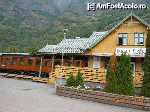 [P05] În drum spre Bergen - Flåm, trenul-restaurant.  » foto by iulianic
 - 
<span class="allrVoted glyphicon glyphicon-heart hidden" id="av475120"></span>
<a class="m-l-10 hidden" id="sv475120" onclick="voting_Foto_DelVot(,475120,14660)" role="button">șterge vot <span class="glyphicon glyphicon-remove"></span></a>
<a id="v9475120" class=" c-red"  onclick="voting_Foto_SetVot(475120)" role="button"><span class="glyphicon glyphicon-heart-empty"></span> <b>LIKE</b> = Votează poza</a> <img class="hidden"  id="f475120W9" src="/imagini/loader.gif" border="0" /><span class="AjErrMes hidden" id="e475120ErM"></span>