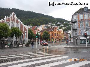 P01 [JUL-2013] Bergen - În apropierea portului şi pieţei de peşte, locul de pornire în turul de oraş. 