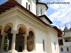 [P21] Biserica veche cu hramul ”Adormirea Maicii Domnului”, văzută din alt unghi.  » foto by Floryn81
 - 
<span class="allrVoted glyphicon glyphicon-heart hidden" id="av642884"></span>
<a class="m-l-10 hidden" id="sv642884" onclick="voting_Foto_DelVot(,642884,14696)" role="button">șterge vot <span class="glyphicon glyphicon-remove"></span></a>
<a id="v9642884" class=" c-red"  onclick="voting_Foto_SetVot(642884)" role="button"><span class="glyphicon glyphicon-heart-empty"></span> <b>LIKE</b> = Votează poza</a> <img class="hidden"  id="f642884W9" src="/imagini/loader.gif" border="0" /><span class="AjErrMes hidden" id="e642884ErM"></span>