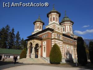 [P01] Mănăstirea Sinaia - Biserica 'Sfânta Treime', biserica nouă.  » foto by iulianic
 - 
<span class="allrVoted glyphicon glyphicon-heart hidden" id="av1035878"></span>
<a class="m-l-10 hidden" id="sv1035878" onclick="voting_Foto_DelVot(,1035878,14696)" role="button">șterge vot <span class="glyphicon glyphicon-remove"></span></a>
<a id="v91035878" class=" c-red"  onclick="voting_Foto_SetVot(1035878)" role="button"><span class="glyphicon glyphicon-heart-empty"></span> <b>LIKE</b> = Votează poza</a> <img class="hidden"  id="f1035878W9" src="/imagini/loader.gif" border="0" /><span class="AjErrMes hidden" id="e1035878ErM"></span>