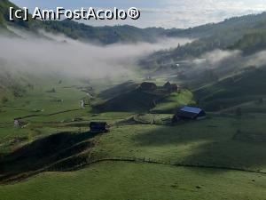 [P45] Dimineața la Fundătura Ponorului » foto by Mika
 - 
<span class="allrVoted glyphicon glyphicon-heart hidden" id="av1299271"></span>
<a class="m-l-10 hidden" id="sv1299271" onclick="voting_Foto_DelVot(,1299271,14749)" role="button">șterge vot <span class="glyphicon glyphicon-remove"></span></a>
<a id="v91299271" class=" c-red"  onclick="voting_Foto_SetVot(1299271)" role="button"><span class="glyphicon glyphicon-heart-empty"></span> <b>LIKE</b> = Votează poza</a> <img class="hidden"  id="f1299271W9" src="/imagini/loader.gif" border="0" /><span class="AjErrMes hidden" id="e1299271ErM"></span>