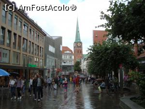 P11 [AUG-2016] Plimbare pietonala in centrul Lubeck-ului... la orizont biserica sf Iacob