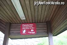 [P13] indicator spre punctul de unde se rezerva bilet de coborare - St. Wolfgang, Schafbergbahn » foto by cristi_an3000
 - 
<span class="allrVoted glyphicon glyphicon-heart hidden" id="av446827"></span>
<a class="m-l-10 hidden" id="sv446827" onclick="voting_Foto_DelVot(,446827,14815)" role="button">șterge vot <span class="glyphicon glyphicon-remove"></span></a>
<a id="v9446827" class=" c-red"  onclick="voting_Foto_SetVot(446827)" role="button"><span class="glyphicon glyphicon-heart-empty"></span> <b>LIKE</b> = Votează poza</a> <img class="hidden"  id="f446827W9" src="/imagini/loader.gif" border="0" /><span class="AjErrMes hidden" id="e446827ErM"></span>