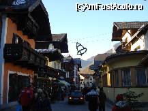 [P04] St. Wolfgang cu stradutele mai largi (aici) si cu oamenii ce se plimba linistiti, doar e vacanta de iarna... » foto by ileanaxperta*
 - 
<span class="allrVoted glyphicon glyphicon-heart hidden" id="av45075"></span>
<a class="m-l-10 hidden" id="sv45075" onclick="voting_Foto_DelVot(,45075,14815)" role="button">șterge vot <span class="glyphicon glyphicon-remove"></span></a>
<a id="v945075" class=" c-red"  onclick="voting_Foto_SetVot(45075)" role="button"><span class="glyphicon glyphicon-heart-empty"></span> <b>LIKE</b> = Votează poza</a> <img class="hidden"  id="f45075W9" src="/imagini/loader.gif" border="0" /><span class="AjErrMes hidden" id="e45075ErM"></span>