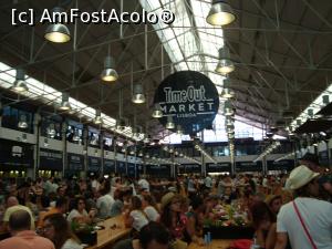 [P21] Atmosferă plină de viață și relaxare la Mercado da Ribeira -e o gălăgie mare... ascult vocea interioară a pietei.  » foto by mireille
 - 
<span class="allrVoted glyphicon glyphicon-heart hidden" id="av864212"></span>
<a class="m-l-10 hidden" id="sv864212" onclick="voting_Foto_DelVot(,864212,14831)" role="button">șterge vot <span class="glyphicon glyphicon-remove"></span></a>
<a id="v9864212" class=" c-red"  onclick="voting_Foto_SetVot(864212)" role="button"><span class="glyphicon glyphicon-heart-empty"></span> <b>LIKE</b> = Votează poza</a> <img class="hidden"  id="f864212W9" src="/imagini/loader.gif" border="0" /><span class="AjErrMes hidden" id="e864212ErM"></span>