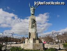 [P135] Monumentul ce evoca sacrificiul combatantilor din 1933, onoarea inaugurarii atribuindu-se presedintelui Republicii de atunci, generalul Carmona.  » foto by Marian Preda
 - 
<span class="allrVoted glyphicon glyphicon-heart hidden" id="av477316"></span>
<a class="m-l-10 hidden" id="sv477316" onclick="voting_Foto_DelVot(,477316,14839)" role="button">șterge vot <span class="glyphicon glyphicon-remove"></span></a>
<a id="v9477316" class=" c-red"  onclick="voting_Foto_SetVot(477316)" role="button"><span class="glyphicon glyphicon-heart-empty"></span> <b>LIKE</b> = Votează poza</a> <img class="hidden"  id="f477316W9" src="/imagini/loader.gif" border="0" /><span class="AjErrMes hidden" id="e477316ErM"></span>