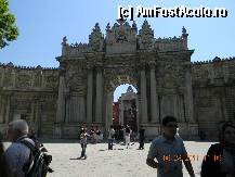 P05 [JUL-2011] una din portile PALATULUI DOLMABAHCE