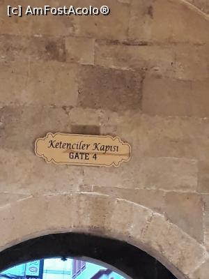 [P26] Una din portile bazarului » foto by adrianbogdan
 - 
<span class="allrVoted glyphicon glyphicon-heart hidden" id="av1162532"></span>
<a class="m-l-10 hidden" id="sv1162532" onclick="voting_Foto_DelVot(,1162532,14995)" role="button">șterge vot <span class="glyphicon glyphicon-remove"></span></a>
<a id="v91162532" class=" c-red"  onclick="voting_Foto_SetVot(1162532)" role="button"><span class="glyphicon glyphicon-heart-empty"></span> <b>LIKE</b> = Votează poza</a> <img class="hidden"  id="f1162532W9" src="/imagini/loader.gif" border="0" /><span class="AjErrMes hidden" id="e1162532ErM"></span>