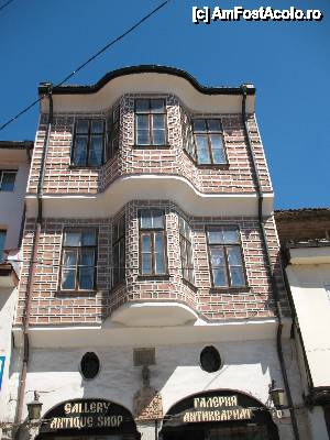 [P08] Veliko Tarnovo - casa cu maimuta (mijl. sec. 19) - monument istoric » foto by severm
 - 
<span class="allrVoted glyphicon glyphicon-heart hidden" id="av454815"></span>
<a class="m-l-10 hidden" id="sv454815" onclick="voting_Foto_DelVot(,454815,15053)" role="button">șterge vot <span class="glyphicon glyphicon-remove"></span></a>
<a id="v9454815" class=" c-red"  onclick="voting_Foto_SetVot(454815)" role="button"><span class="glyphicon glyphicon-heart-empty"></span> <b>LIKE</b> = Votează poza</a> <img class="hidden"  id="f454815W9" src="/imagini/loader.gif" border="0" /><span class="AjErrMes hidden" id="e454815ErM"></span>