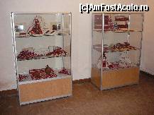 [P23] Vitrine cu diverse tesaturi populare » foto by urjanclaudiu
 - 
<span class="allrVoted glyphicon glyphicon-heart hidden" id="av282265"></span>
<a class="m-l-10 hidden" id="sv282265" onclick="voting_Foto_DelVot(,282265,15092)" role="button">șterge vot <span class="glyphicon glyphicon-remove"></span></a>
<a id="v9282265" class=" c-red"  onclick="voting_Foto_SetVot(282265)" role="button"><span class="glyphicon glyphicon-heart-empty"></span> <b>LIKE</b> = Votează poza</a> <img class="hidden"  id="f282265W9" src="/imagini/loader.gif" border="0" /><span class="AjErrMes hidden" id="e282265ErM"></span>