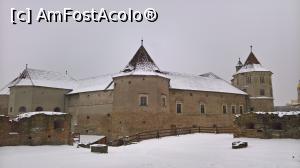 [P16] Cetatea Fagaras vazuta de pe Bastionul cu Paie (st Turnul Pestr. it, mijloc Turnul Negru, dr. Turnul Rosu)  » foto by AZE
 - 
<span class="allrVoted glyphicon glyphicon-heart hidden" id="av820987"></span>
<a class="m-l-10 hidden" id="sv820987" onclick="voting_Foto_DelVot(,820987,15092)" role="button">șterge vot <span class="glyphicon glyphicon-remove"></span></a>
<a id="v9820987" class=" c-red"  onclick="voting_Foto_SetVot(820987)" role="button"><span class="glyphicon glyphicon-heart-empty"></span> <b>LIKE</b> = Votează poza</a> <img class="hidden"  id="f820987W9" src="/imagini/loader.gif" border="0" /><span class="AjErrMes hidden" id="e820987ErM"></span>