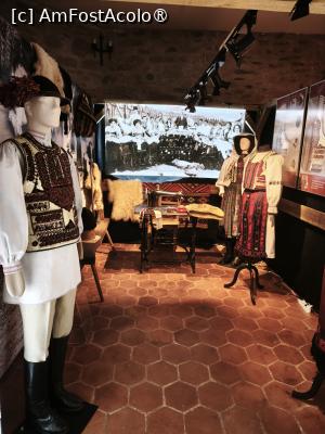 [P11] Sala unde sunt prezentate meșteșugurile și breslele » foto by Pușcașu Marin
 - 
<span class="allrVoted glyphicon glyphicon-heart hidden" id="av1530321"></span>
<a class="m-l-10 hidden" id="sv1530321" onclick="voting_Foto_DelVot(,1530321,15092)" role="button">șterge vot <span class="glyphicon glyphicon-remove"></span></a>
<a id="v91530321" class=" c-red"  onclick="voting_Foto_SetVot(1530321)" role="button"><span class="glyphicon glyphicon-heart-empty"></span> <b>LIKE</b> = Votează poza</a> <img class="hidden"  id="f1530321W9" src="/imagini/loader.gif" border="0" /><span class="AjErrMes hidden" id="e1530321ErM"></span>