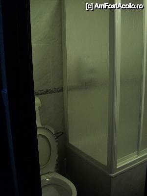 [P03] In baie, care era foarte mica, aveam cabina de dus.  » foto by corinka
 - 
<span class="allrVoted glyphicon glyphicon-heart hidden" id="av461731"></span>
<a class="m-l-10 hidden" id="sv461731" onclick="voting_Foto_DelVot(,461731,15143)" role="button">șterge vot <span class="glyphicon glyphicon-remove"></span></a>
<a id="v9461731" class=" c-red"  onclick="voting_Foto_SetVot(461731)" role="button"><span class="glyphicon glyphicon-heart-empty"></span> <b>LIKE</b> = Votează poza</a> <img class="hidden"  id="f461731W9" src="/imagini/loader.gif" border="0" /><span class="AjErrMes hidden" id="e461731ErM"></span>