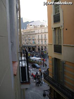 [P06] De pe balcon aveam si vedere catre La Rambla.  » foto by corinka
 - 
<span class="allrVoted glyphicon glyphicon-heart hidden" id="av461734"></span>
<a class="m-l-10 hidden" id="sv461734" onclick="voting_Foto_DelVot(,461734,15143)" role="button">șterge vot <span class="glyphicon glyphicon-remove"></span></a>
<a id="v9461734" class=" c-red"  onclick="voting_Foto_SetVot(461734)" role="button"><span class="glyphicon glyphicon-heart-empty"></span> <b>LIKE</b> = Votează poza</a> <img class="hidden"  id="f461734W9" src="/imagini/loader.gif" border="0" /><span class="AjErrMes hidden" id="e461734ErM"></span>