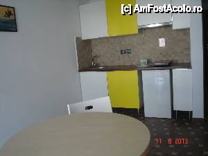 [P15] Zona utilata pentru gatit, cu tot ce trebuie.  » foto by Storia
 - 
<span class="allrVoted glyphicon glyphicon-heart hidden" id="av460192"></span>
<a class="m-l-10 hidden" id="sv460192" onclick="voting_Foto_DelVot(,460192,15186)" role="button">șterge vot <span class="glyphicon glyphicon-remove"></span></a>
<a id="v9460192" class=" c-red"  onclick="voting_Foto_SetVot(460192)" role="button"><span class="glyphicon glyphicon-heart-empty"></span> <b>LIKE</b> = Votează poza</a> <img class="hidden"  id="f460192W9" src="/imagini/loader.gif" border="0" /><span class="AjErrMes hidden" id="e460192ErM"></span>