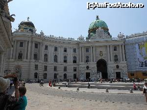 [P05] Viena - Hofburg, doar o mica parte din complexul arhitectural.  » foto by iulianic
 - 
<span class="allrVoted glyphicon glyphicon-heart hidden" id="av698858"></span>
<a class="m-l-10 hidden" id="sv698858" onclick="voting_Foto_DelVot(,698858,15241)" role="button">șterge vot <span class="glyphicon glyphicon-remove"></span></a>
<a id="v9698858" class=" c-red"  onclick="voting_Foto_SetVot(698858)" role="button"><span class="glyphicon glyphicon-heart-empty"></span> <b>LIKE</b> = Votează poza</a> <img class="hidden"  id="f698858W9" src="/imagini/loader.gif" border="0" /><span class="AjErrMes hidden" id="e698858ErM"></span>